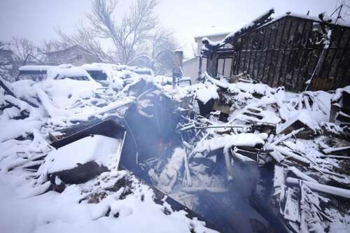 Officials: Nearly 1K structures destroyed in Colorado fire – Times News Online - Vimarsana News