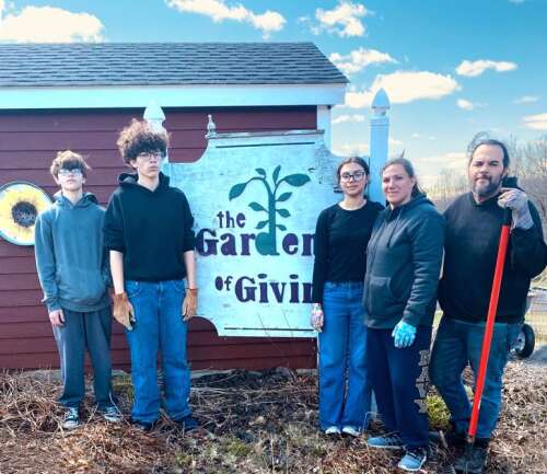 Garden of Giving volunteers helping food pantries – Times News Online