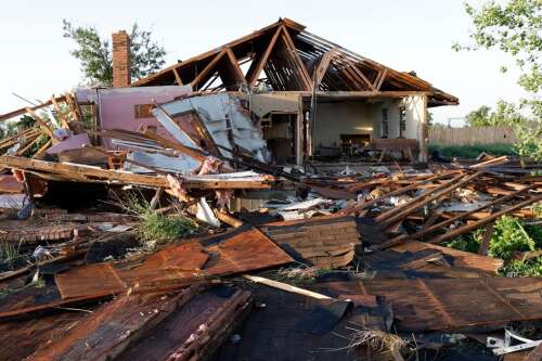 Twister batters city in Oklahoma, but no deaths reported