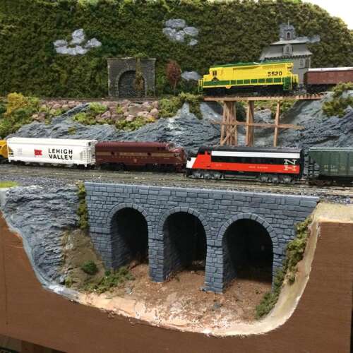 Model railroad display Lehigh Valley Press