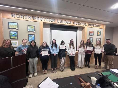Board recognizes student artists