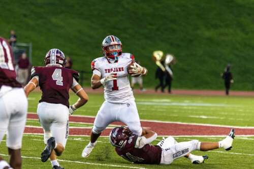 Lawrence scores three TDs in win – Lehigh Valley Press