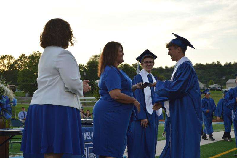 Cherokee Valedictorian, in Rousing Speech, Relates 2022 Graduates' Time in  School During Pandemic to Plants – Sunflowers in Particular