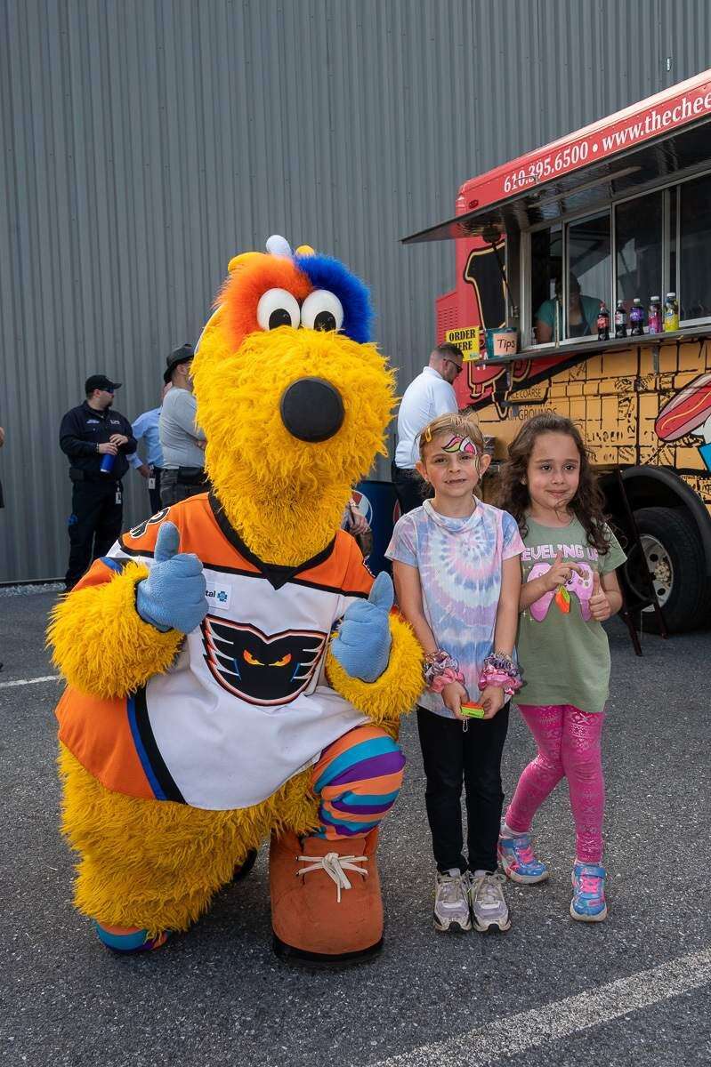 PICTURES: LV Phantoms MeLVin visits the Allentown Public Library