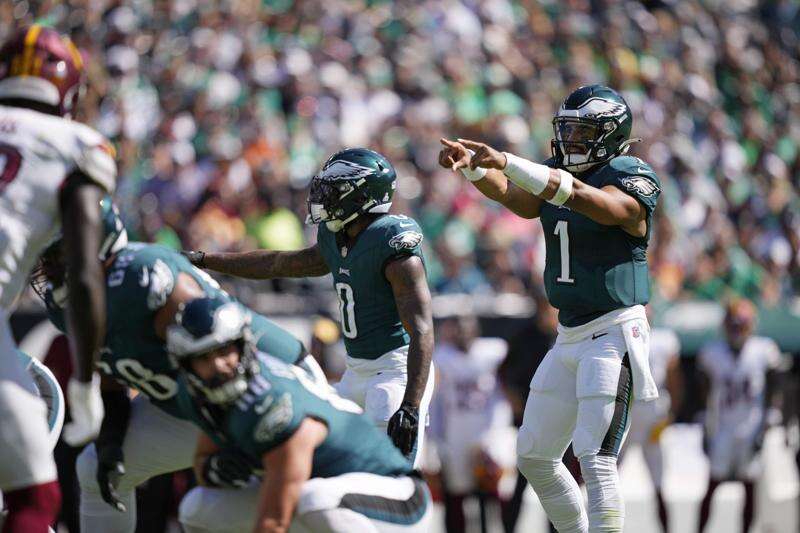 Jalen Hurts leads Eagles to 4-0 with OT win over Commanders